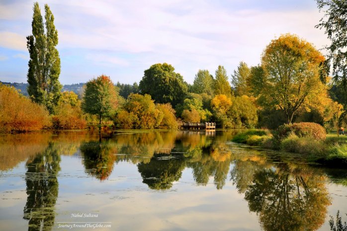 Autumn reflection on Commonwealth Lake in Oregon
